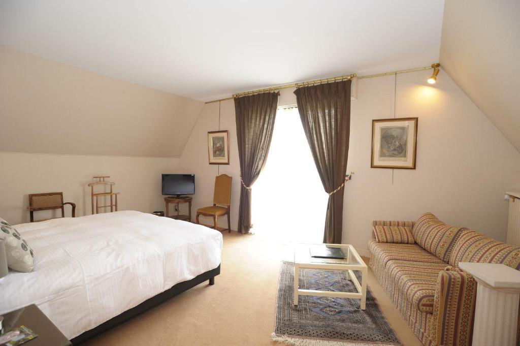 Le Relais De La Poste Hotel Neuvéglise Kamer foto