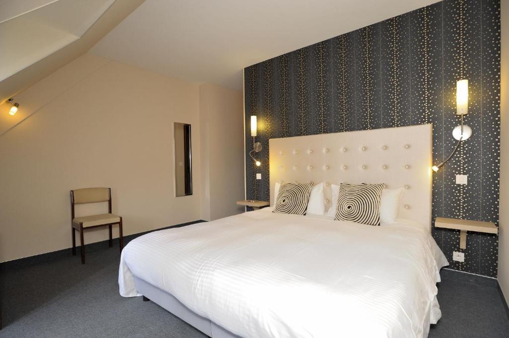 Le Relais De La Poste Hotel Neuvéglise Kamer foto