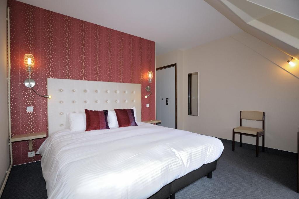 Le Relais De La Poste Hotel Neuvéglise Kamer foto