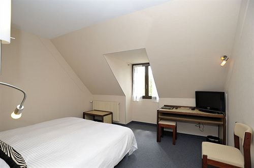 Le Relais De La Poste Hotel Neuvéglise Buitenkant foto