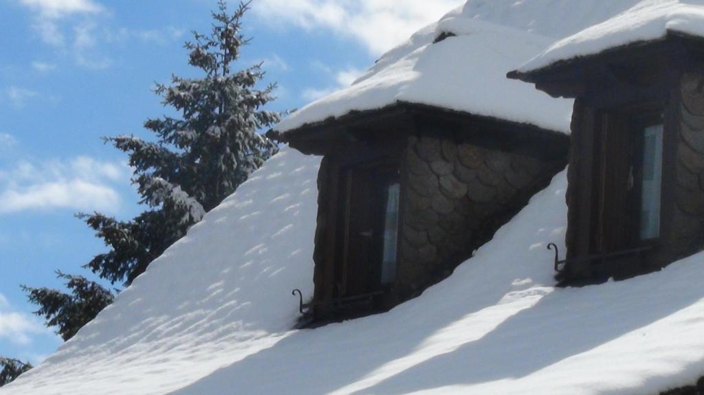 Le Relais De La Poste Hotel Neuvéglise Buitenkant foto