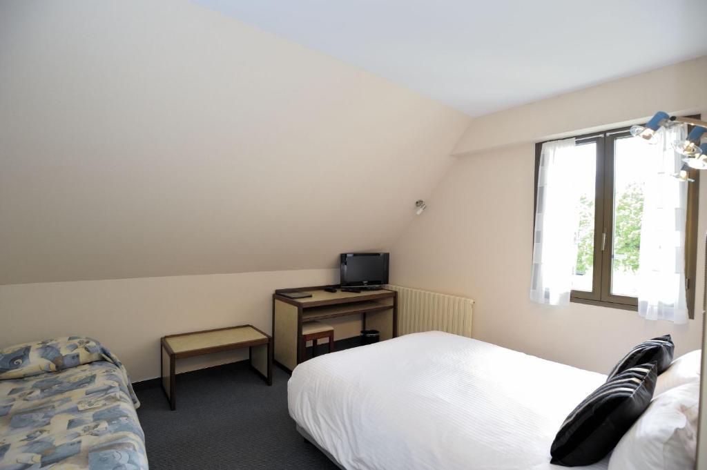 Le Relais De La Poste Hotel Neuvéglise Kamer foto